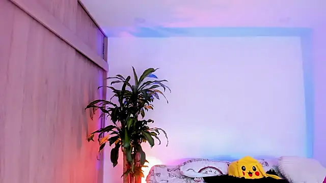 aldrinwhite online show from June 18, 4:44 pm
