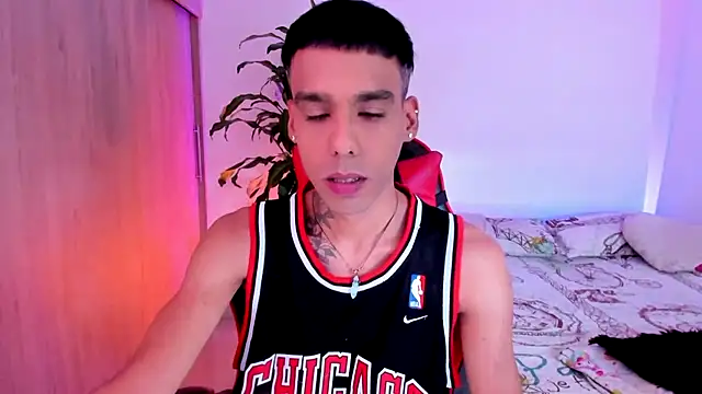 aldrinwhite online show from July 17, 7:52 pm