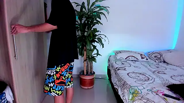 aldrinwhite online show from July 30, 2:49 pm