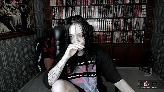 Snapshot of Medusa__Gorgona chatting on June 20, 8:17 am Medusa Gorgona online show from June 20, 8:17 am