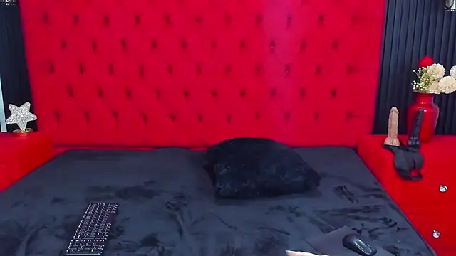 KateTompson  online show from February 27, 9:59 pm