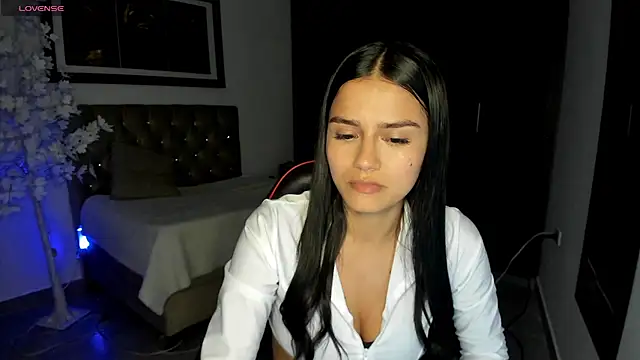 Snapshot of cloe_fox chatting on January 3, 4:00 am cloe fox online show from January 3, 4:00 am