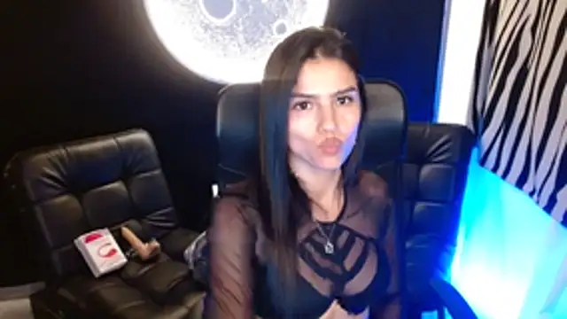 Snapshot of cloe_fox chatting on November 6, 6:36 am cloe fox online show from November 6, 6:36 am