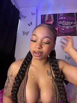 Snapshot of Melany_Williams chatting on April 28, 2:33 pm Melany Williams online show from April 28, 2:33 pm