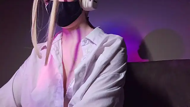 DanaWard online show from March 15, 8:37 pm