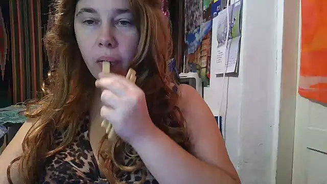 Snapshot of Cora_Maro chatting on September 22, 9:55 am Cora Maro online show from September 22, 9:55 am