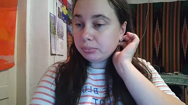 Snapshot of Cora_Maro chatting on October 17, 12:58 am Cora Maro online show from October 17, 12:58 am