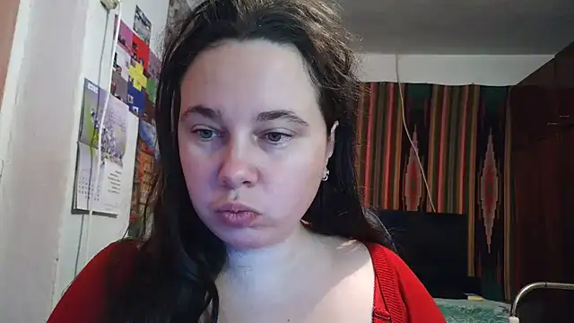 Cora Maro online show from October 27, 1:15 pm