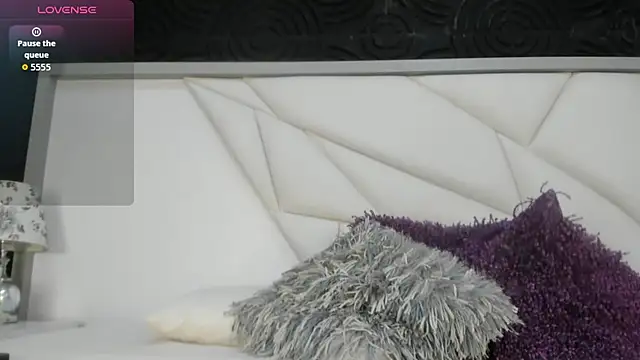 AbigailWilliams  online show from December 4, 11:19 am