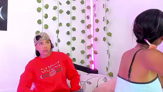 BarbieHotLaura online show from February 2, 8:08 pm