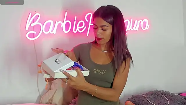 BarbieHotLaura online show from September 22, 5:15 pm