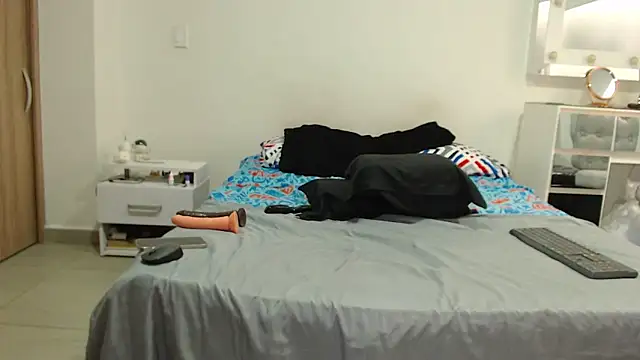 AnnieRoss69 online show from December 20, 4:14 pm