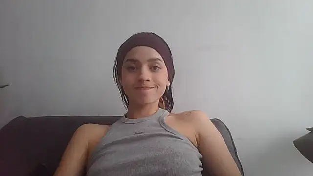 Snapshot of salome-brown chatting on August 3, 8:23 pm salome-brown online show from August 3, 8:23 pm