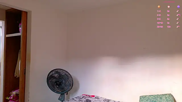 Snapshot of Gaby_Vegaa chatting on November 17, 10:04 pm Gaby Vegaa online show from November 17, 10:04 pm