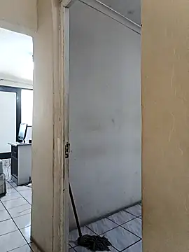 Snapshot of SexyHipsStar chatting on October 9, 8:34 am SexyHipsStar online show from October 9, 8:34 am