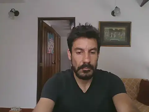 Snapshot of elkike1980 chatting on June 18, 3:05 pm elkike1980 online show from June 18, 3:05 pm