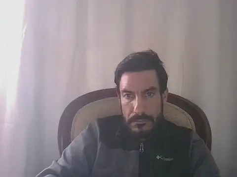 Snapshot of elkike1980 chatting on June 25, 3:05 pm elkike1980 online show from June 25, 3:05 pm