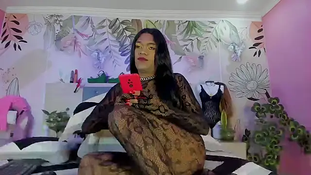 Snapshot of bigblacktransxxx chatting on October 24, 12:34 pm bigblacktransxxx online show from October 24, 12:34 pm