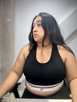 cata megan online show from December 4, 7:39 am