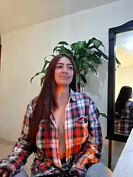 Snapshot of emmily_d chatting on January 29, 6:18 pm emmily d online show from January 29, 6:18 pm