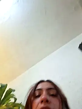 Snapshot of emmily_d chatting on February 5, 7:10 pm emmily d online show from February 5, 7:10 pm