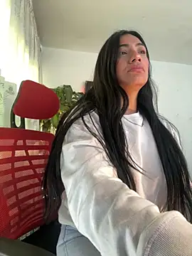 emmily d online show from November 18, 6:23 pm