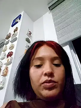 Snapshot of LorenRosse chatting on January 1, 5:54 am LorenRosse online show from January 1, 5:54 am