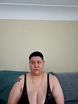 DevilDahm online show from April 2, 7:44 pm