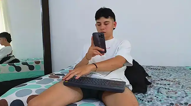 Deam Broowm online show from February 13, 9:17 pm