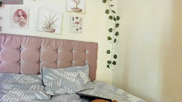 sara sophieee online show from March 5, 3:18 am