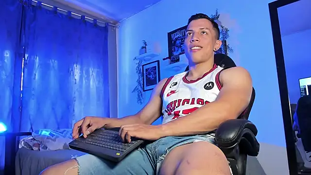 ThomsEvery  online show from November 6, 4:41 pm