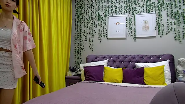 NicoleLimp online show from February 3, 12:47 pm