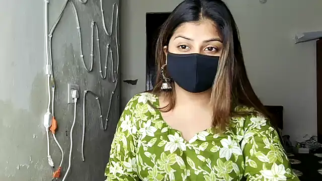 Snapshot of Hoty-Shivangi chatting on June 16, 2:52 pm Hoty-Shivangi online show from June 16, 2:52 pm