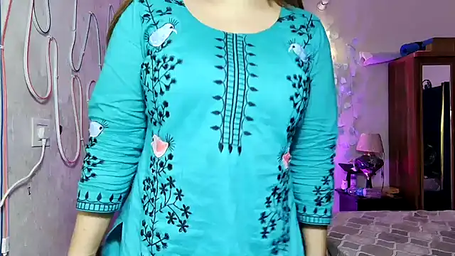 Snapshot of Hoty-Shivangi chatting on July 17, 9:49 am Hoty-Shivangi online show from July 17, 9:49 am
