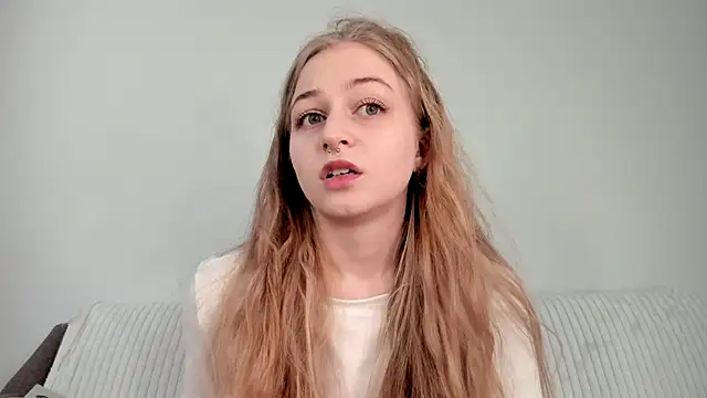 MiaMews online show from April 22, 6:49 am