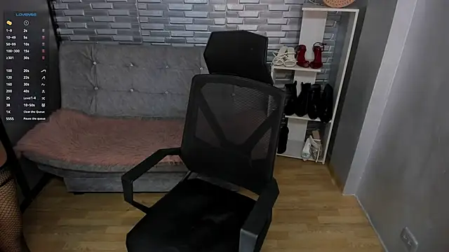 Snapshot of coniie_jhons chatting on February 6, 11:10 am coniie jhons online show from February 6, 11:10 am