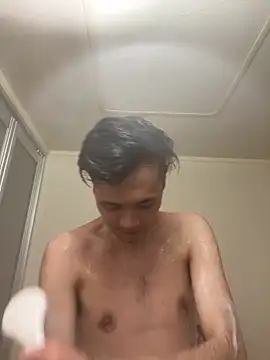 Snapshot of ryusei18570 chatting on February 4, 2:21 pm ryusei18570 online show from February 4, 2:21 pm