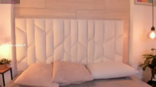 Jennmiiller  online show from April 7, 12:16 pm