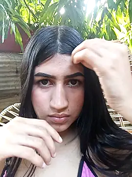 Julix A online show from February 16, 8:33 pm