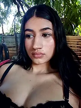 Snapshot of Julix_A chatting on May 7, 7:19 pm Julix A online show from May 7, 7:19 pm