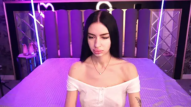 Snow WhiteeeX online show from February 2, 6:45 am