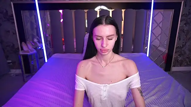 Snow WhiteeeX online show from March 2, 7:15 am