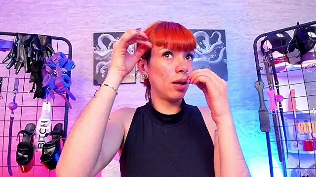 Snapshot of IvanaFetish chatting on September 19, 12:06 pm IvanaFetish online show from September 19, 12:06 pm