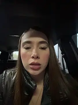 Lanataylor- online show from April 5, 10:29 pm