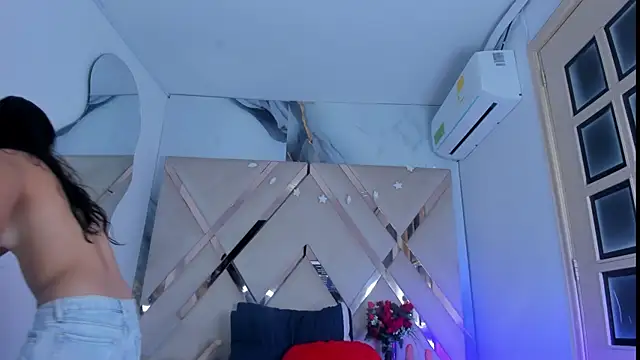 ninaht online show from November 2, 8:44 pm