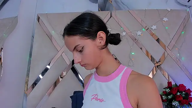 ninaht online show from January 6, 8:45 pm