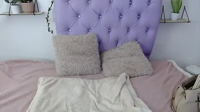 Freyja 01 online show from September 26, 9:30 pm