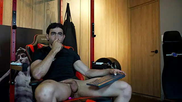 Austin bolt online show from December 13, 4:54 am