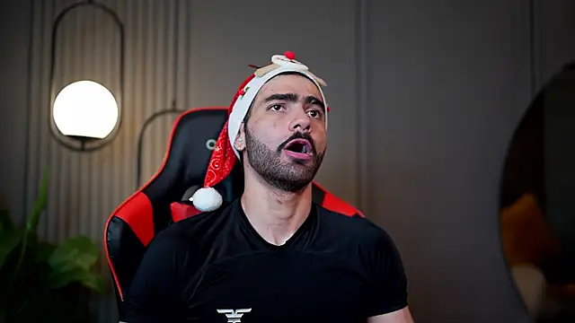 Austin bolt online show from December 18, 2:10 am