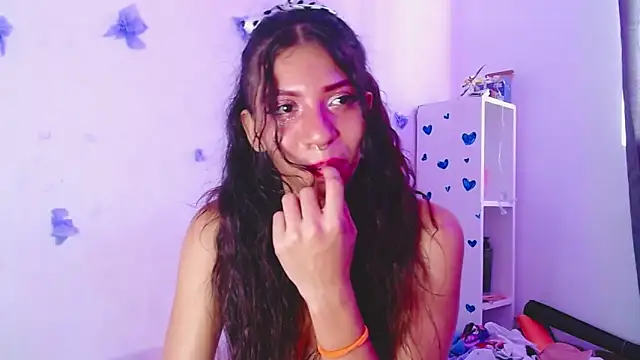 Snapshot of Carlacutte chatting on December 2, 12:18 pm Carlacutte online show from December 2, 12:18 pm